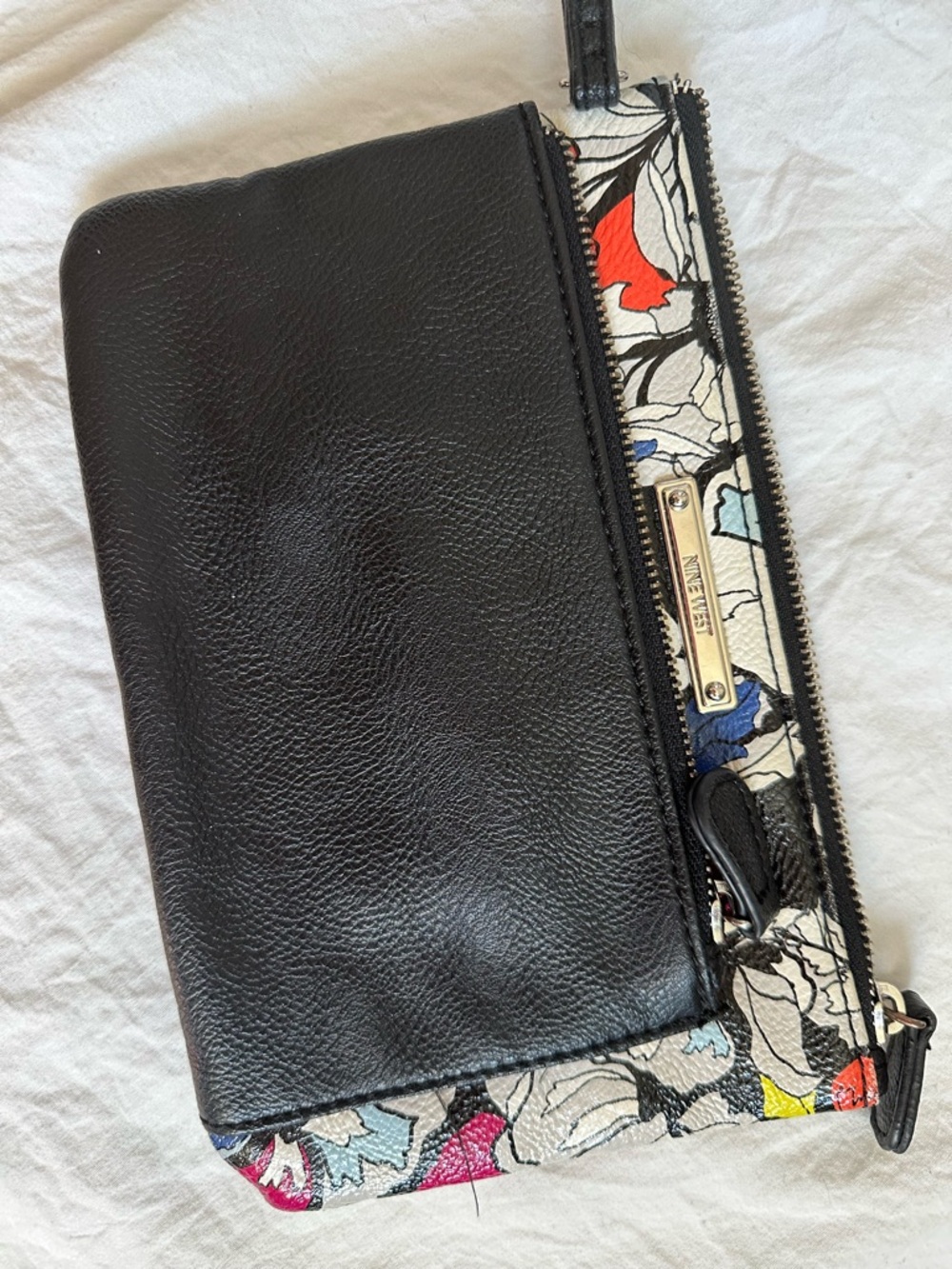 🖤 Nine West wristlet/clutch – black leather plus floral print